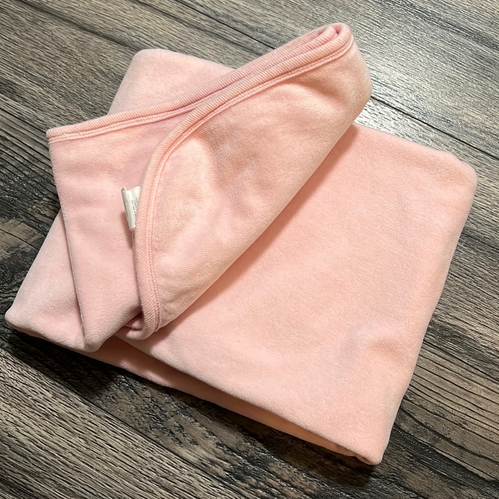 Burt’s bees organic stroller blanket light pink velvet used no stains no tears